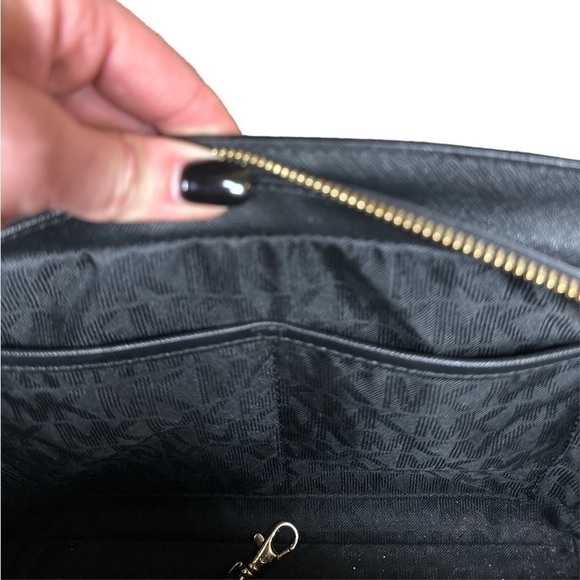 Black Michael Kors Purse With Removable Cross Strap - Picture 8 of 9